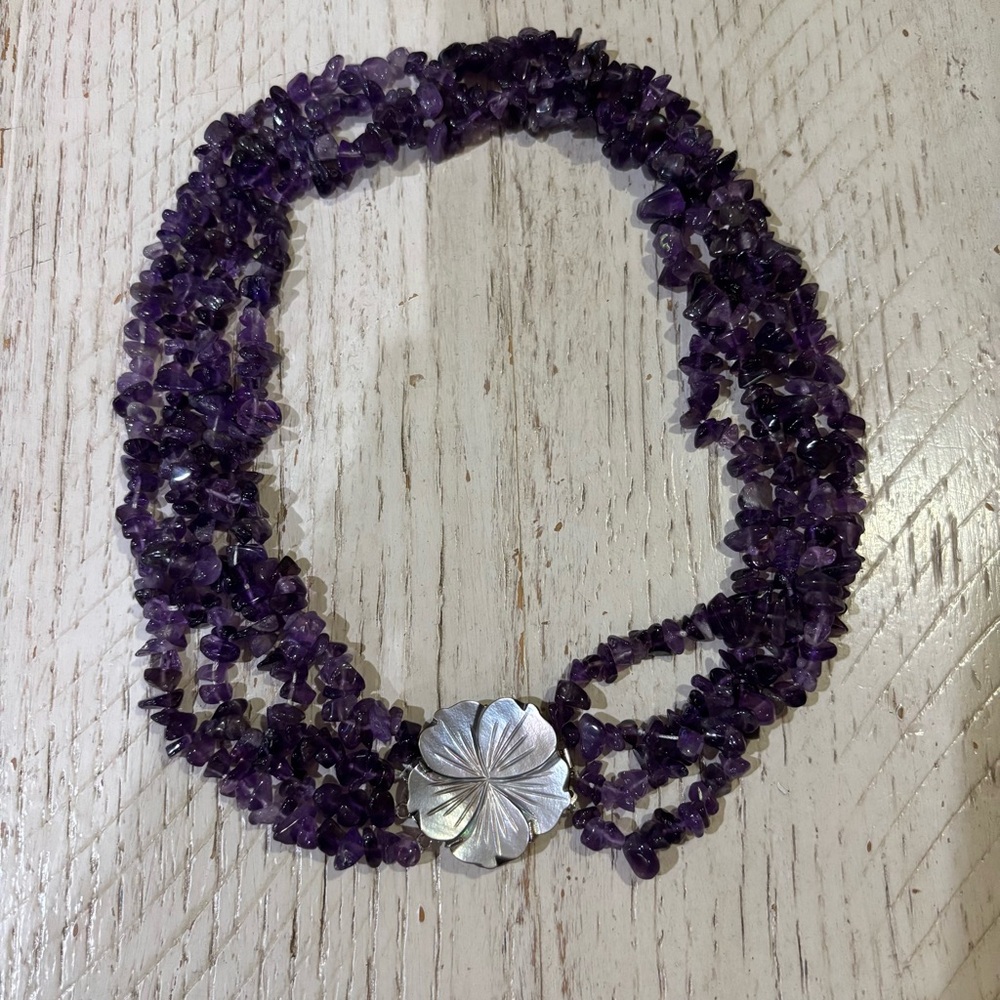 VTG 2000s Amethyst Chip Bead Necklace Carved Mother of Pearl Clasp
